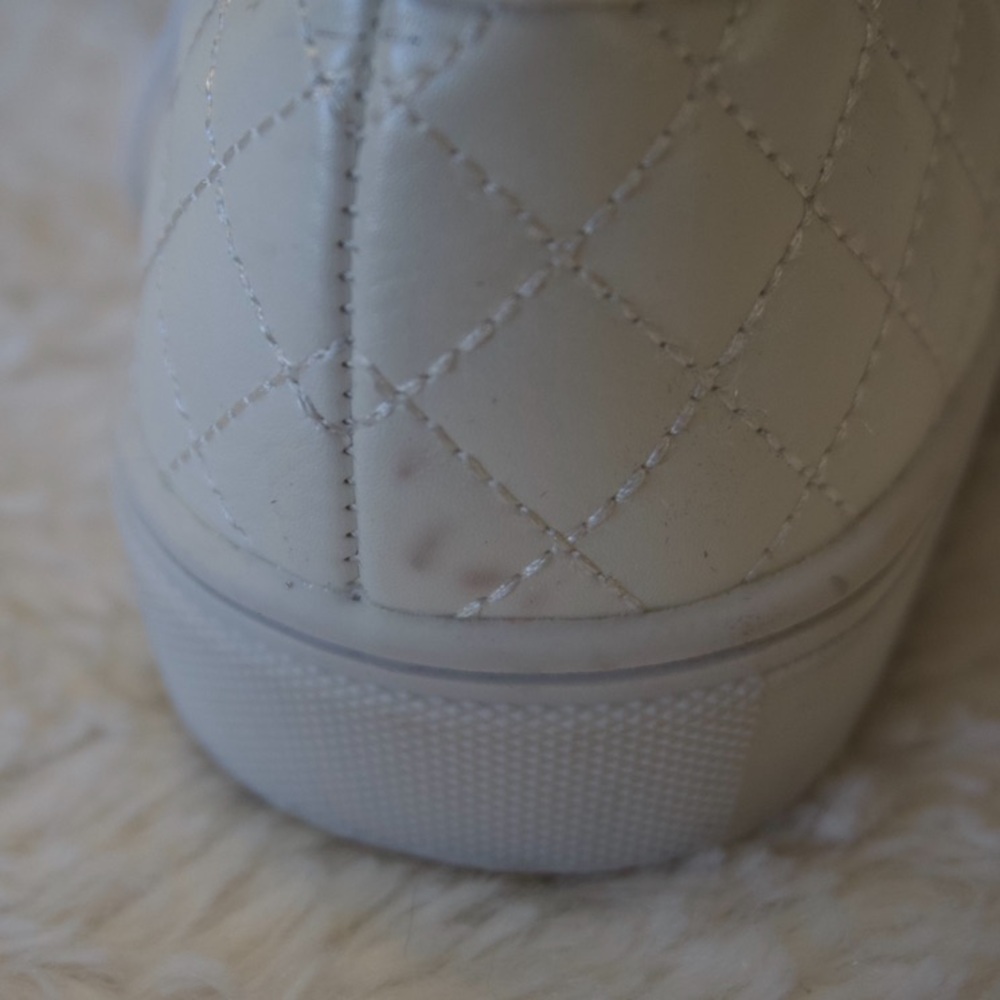 Cat & Jack Kids' White Slip-On Sneakers - Picture 9 of 10